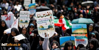 اسکندری  مسئول تحلیل و بررسی بسیج دانشجویی دانشگاه فرهنگیان #اصفهان در گفتگو با دانشجو:
آمریکا با هیاهوی سیاسی مسئله فلسطین و قدس را تحت الشعاع قرار می دهد